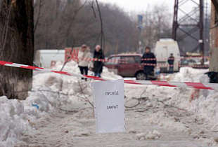 От падения наледи в Каменск-Уральском пострадали три женщины и ребёнок