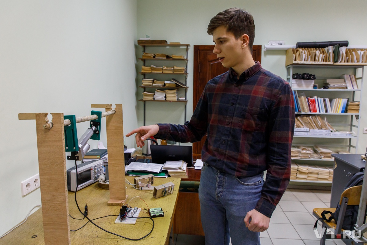 Студент из Волгограда изобрел робота для охоты на сосульки