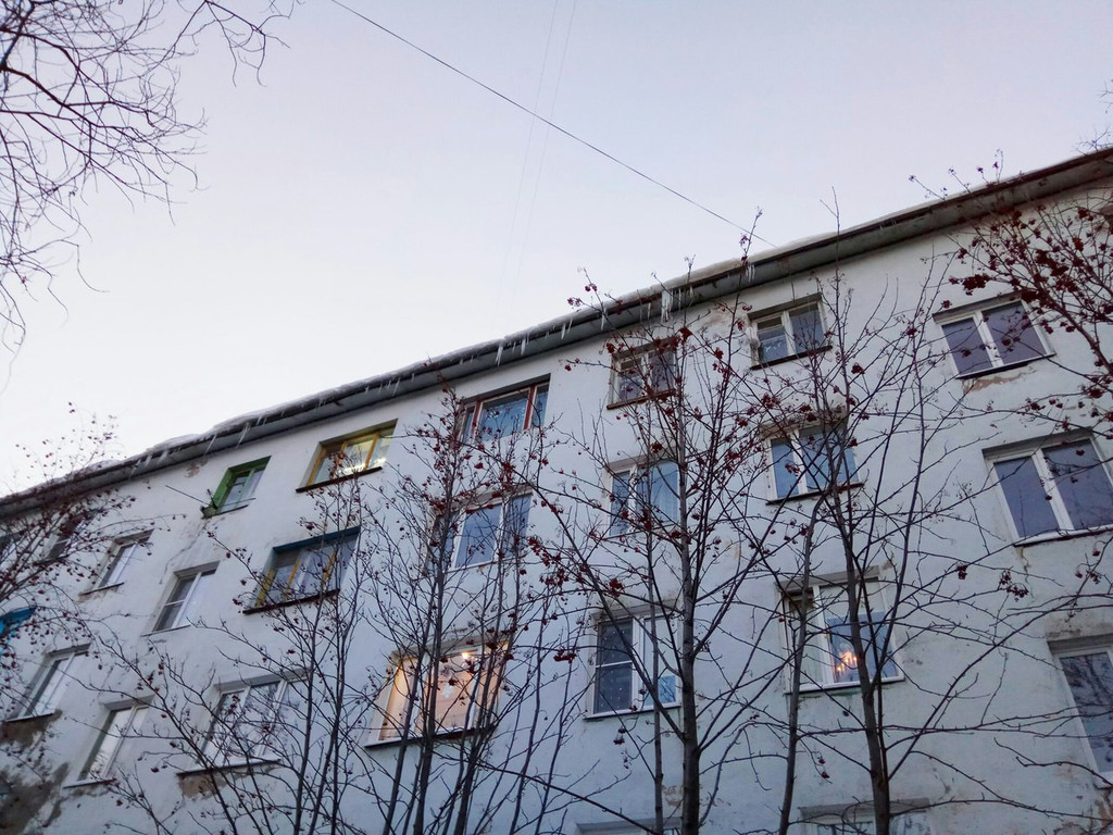 В Мурманске проверили качество очистки крыш домов от снега и наледи