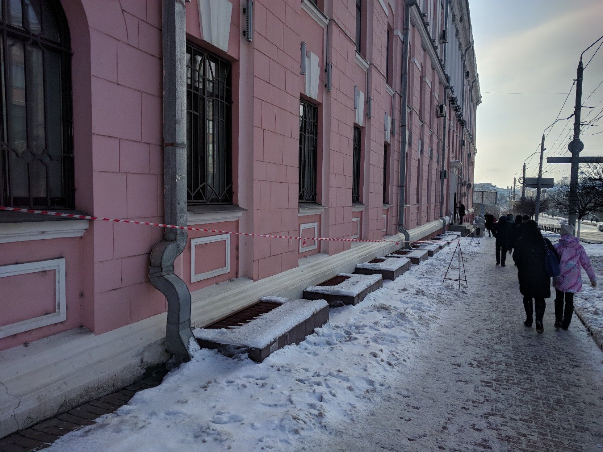 Из-за ледяной угрозы Брянск превратился в ленточный город