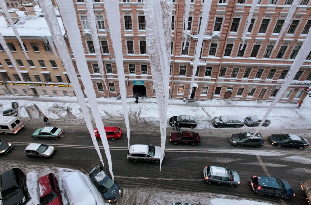 Снег, сосульки и гололед в Москве: изучаем правила зимней уборки города