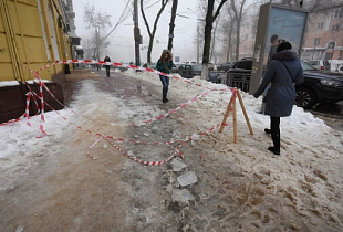 В Воронеже от падения глыбы льда пострадала главный хранитель музея