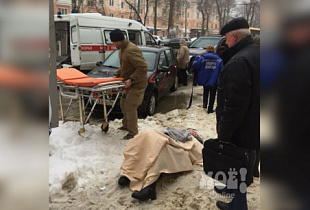 Сотрудницу музея, на которую упала глыба льда в Воронеже, выписали из больницы